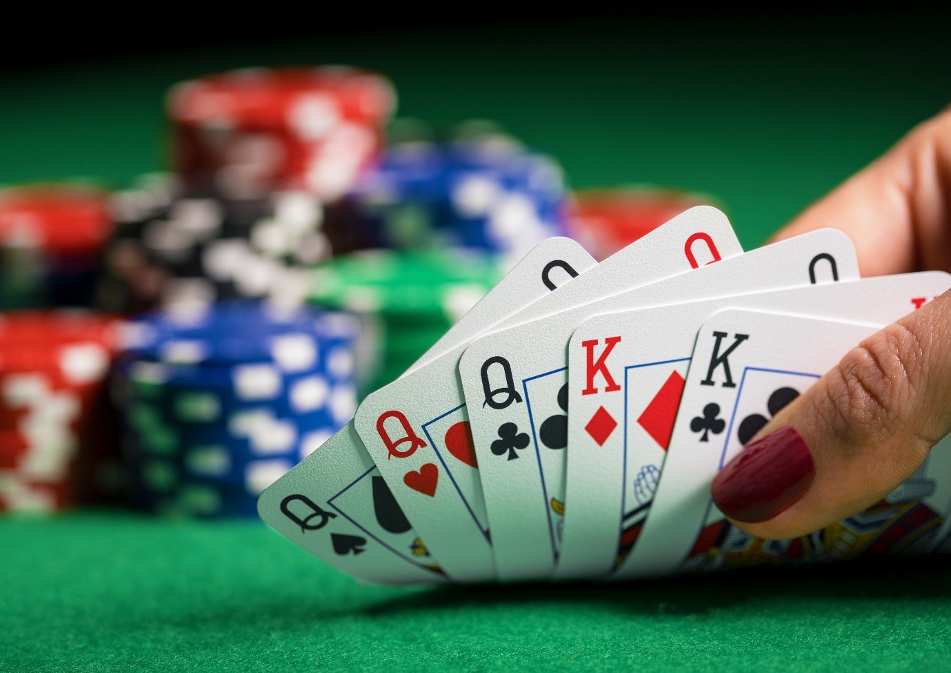 Cách Đọc Bài Đối Thủ Poker tại NEW88: Bí Quyết Chiến Thắng